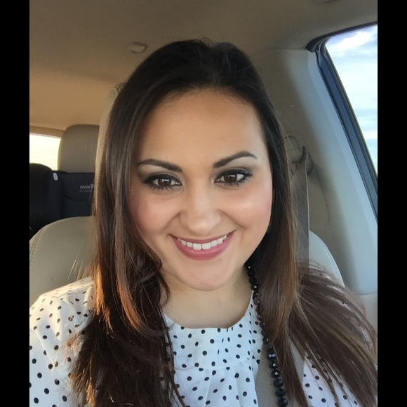 Meet your Posher, Erika - Picture 1 of 1