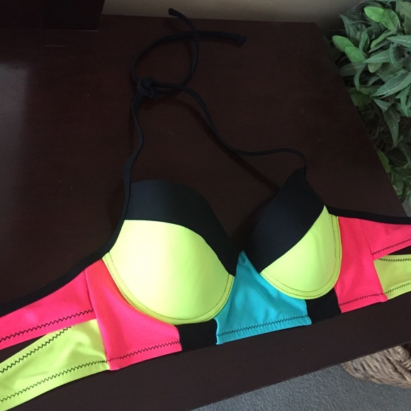 Adorable bikini top
