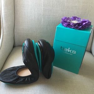 NWT Tieks Black Size 7
