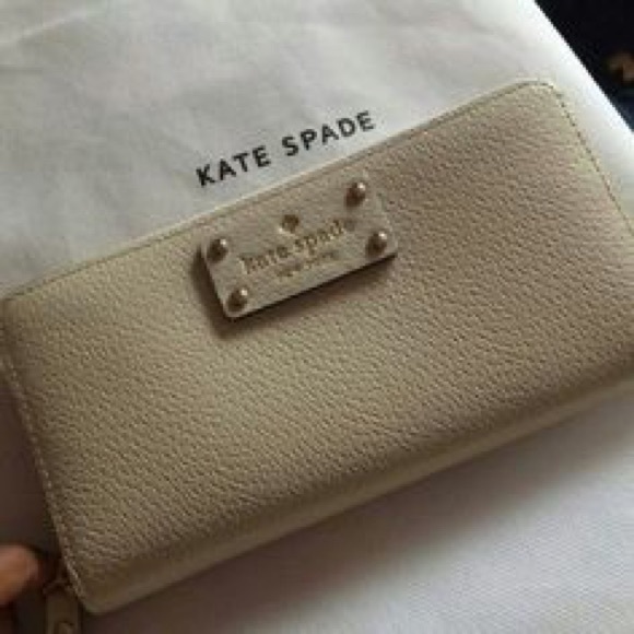 Kate spade wallet - Picture 1 of 2