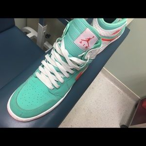 Jordan 1z size 7youth!! ✈️📬📬