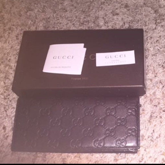 only for @theflychick13 Gucci leather long wallet