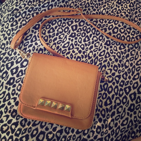 Brown leather over the shoulder purse! - Picture 1 of 3