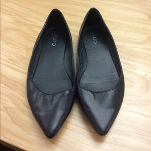 Black pointed flats