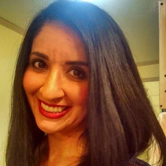 Meet your Posher, Ana