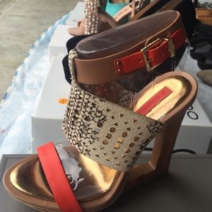 BcbG shoes