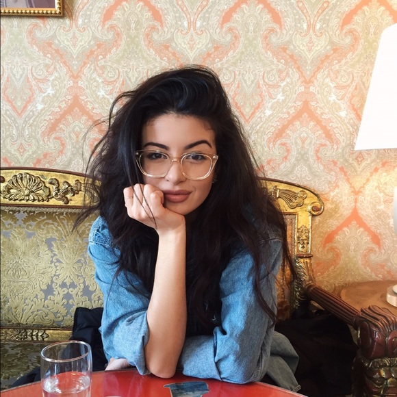 Meet your Posher, Bassma