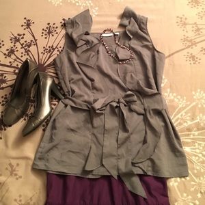 New York & Co sleeveless ruffle blouse