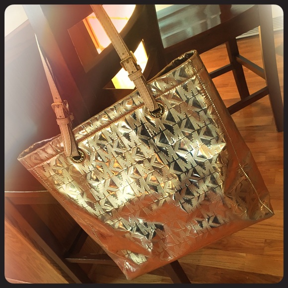 SOLD / Michael Kors Handbag