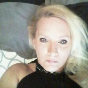 Meet your Posher, Debi