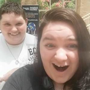 Meet your Posher, Carrye