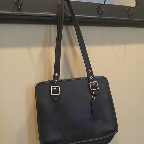 VINTAGE COACH BAG (AUTHENTIC)