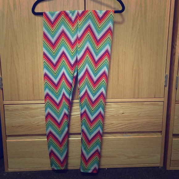 Rue21 colourful zigzag leggings
