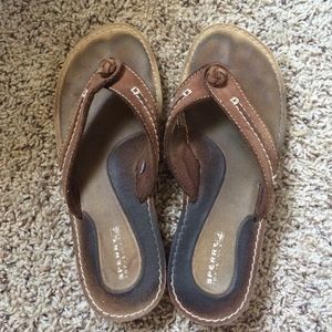 Sperry flip flops
