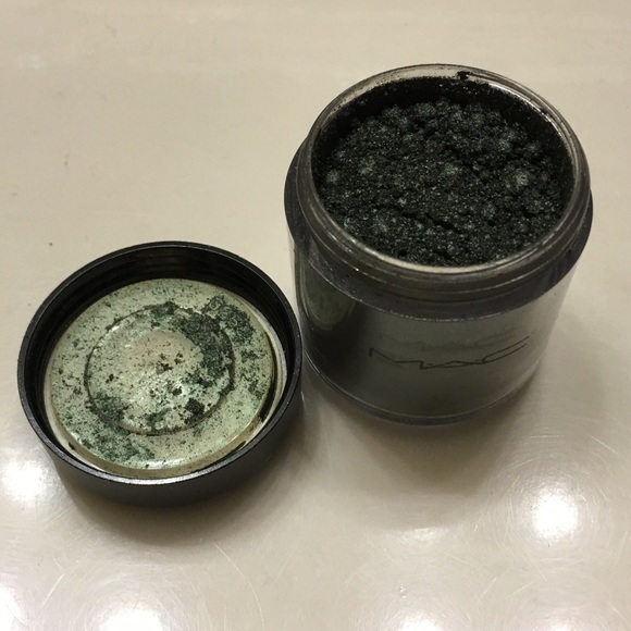 Mac Pigment Antique Green