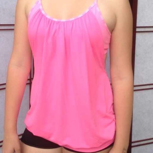 Pink LuLu Loose fitted tank, built in pink/wht bra