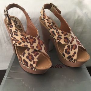 BNWB Breckelles Leopard print heels 7.5