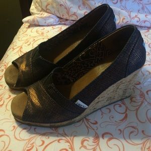 Toms brown peep toe wedge.