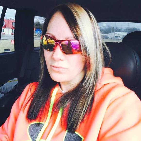 Meet your Posher, Mandee - Picture 3 of 4