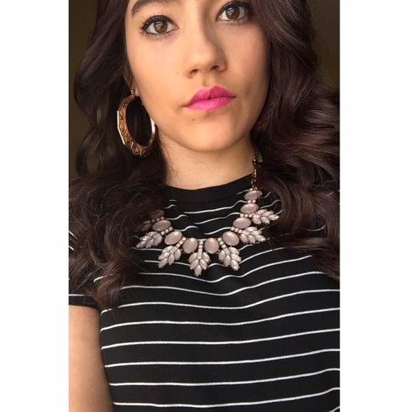 Meet your Posher, Tori - Picture 1 of 1