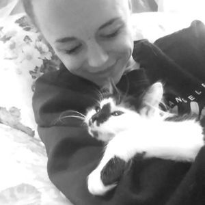 Meet your Posher, Chloe