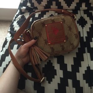 Crossbody purse