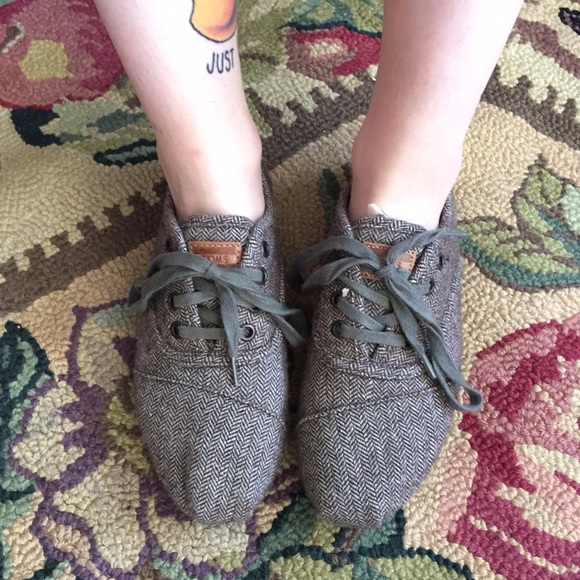 Tom's Sneakers