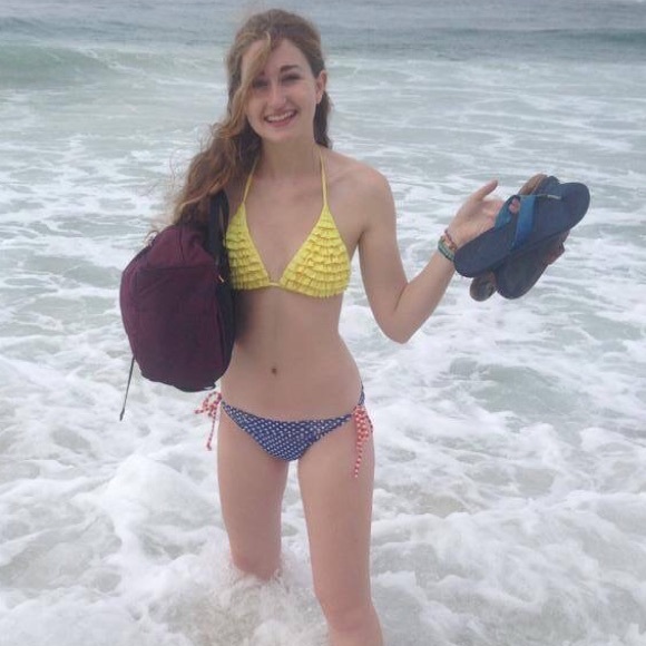 Meet your Posher, Chrissy - Picture 4 of 4