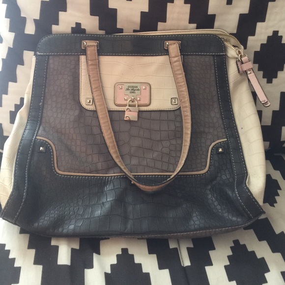 Guess purse