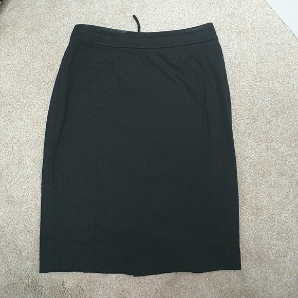 NWOT H&M Skirt Size 2