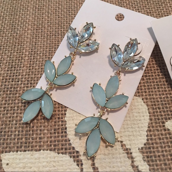🎉T&J Mint Ivy drop earrings - Picture 2 of 2