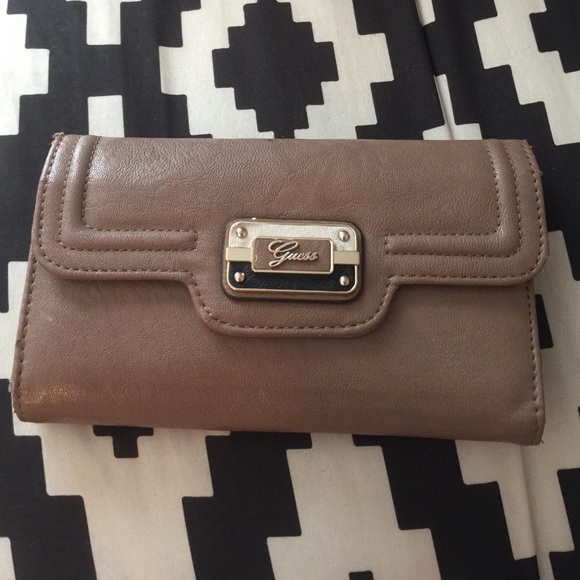 Guess wallet