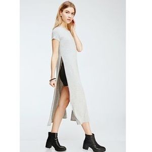 Extra-long grey tee with side slits