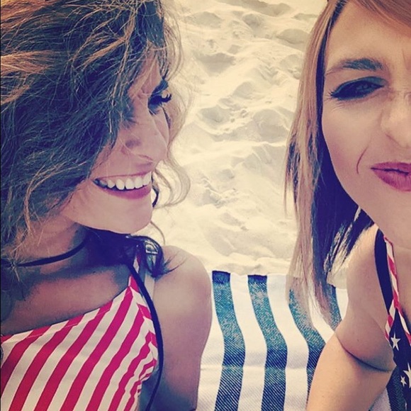 Meet your Poshers, Melanie & Ashley! - Picture 3 of 4