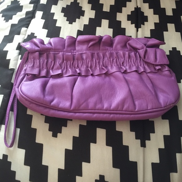 Wristlet purse
