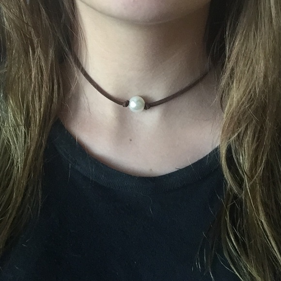 pearl choker