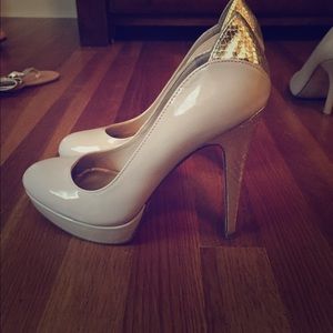 Size 8 Guess Pumps