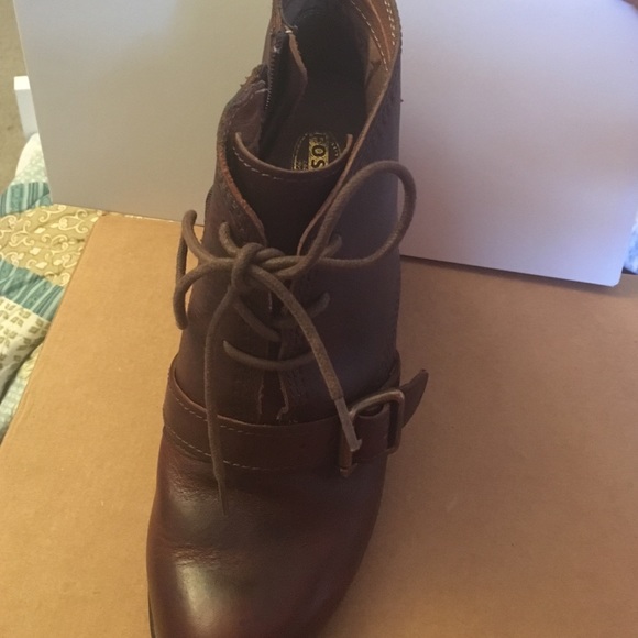 Boots - Picture 2 of 3