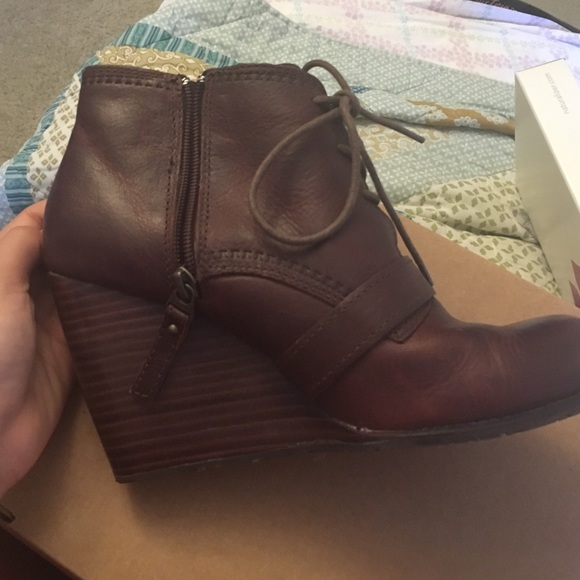 Boots - Picture 3 of 3