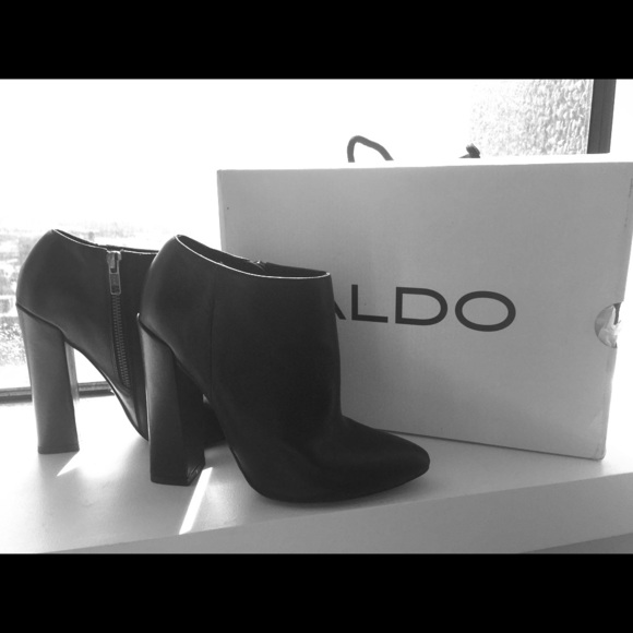 ALDO black leather booties like new!