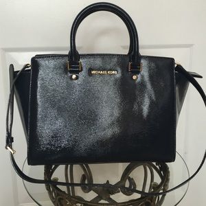 REDUCED! Micheal Kors Selma - Navy Leather Satchel
