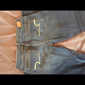 Gently used ! Artist