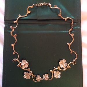 Magnolia necklace