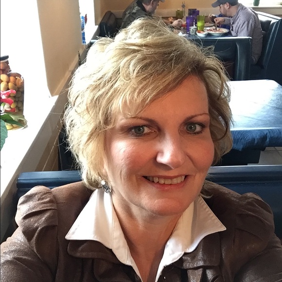 Meet your Posher, Kim - Picture 1 of 1