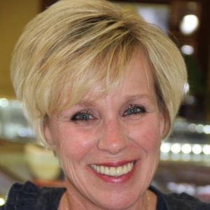 Meet your Posher, Pam