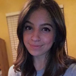 Meet your Posher, Desiray