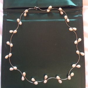 Willow branch pearl necklace