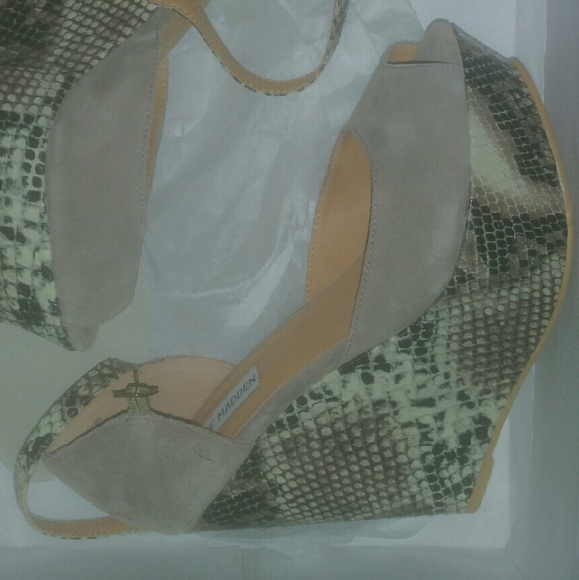 👠👠Steve Madden Wedge Sandal - Picture 2 of 3