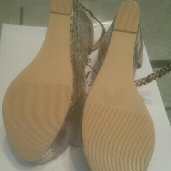 👠👠Steve Madden Wedge Sandal - Picture 3 of 3