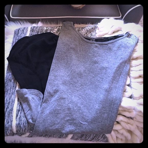 Forever 21 Tops - For Sylvia Forever 21 Heather Gray/Black Hi/Lo Top